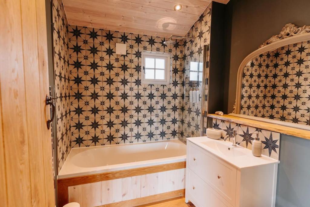 Beautiful Cottage In Bredfield Near To Woodbridge On The Suffolk Coast מראה חיצוני תמונה